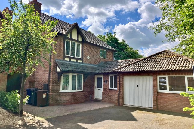 5 bed property, in Bluebell Way, £330,000