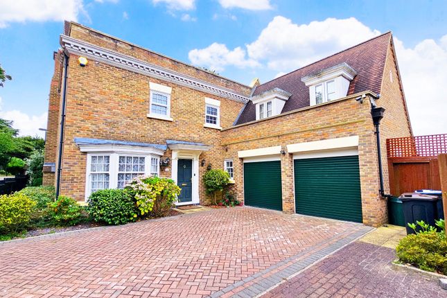 4 bed property, in Dickenswood Close, £1,300,000
