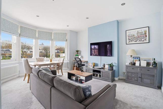 1 bed property, in Barry Road, £450,000