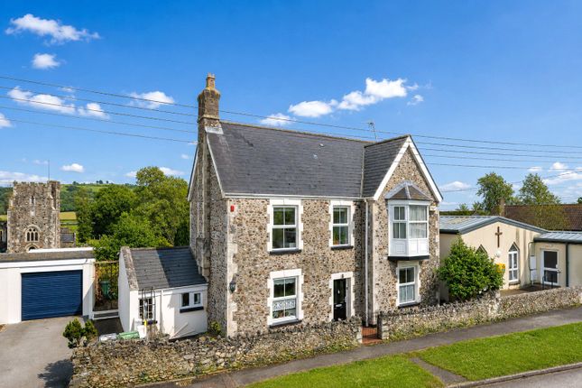 4 bed property, in Colyford Road, £495,000