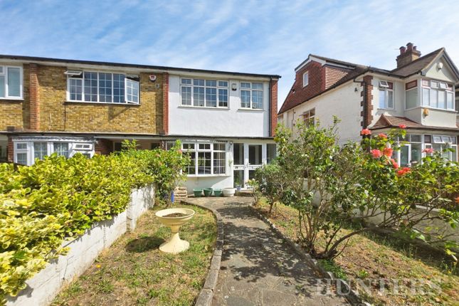 3 bed property, in Nightingale Road, £475,000