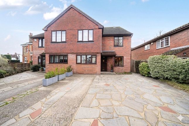 5 bed property, in Chelsfield Road, £600,000