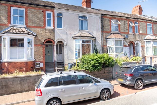 3 bed property, in Alma Street, £185,000