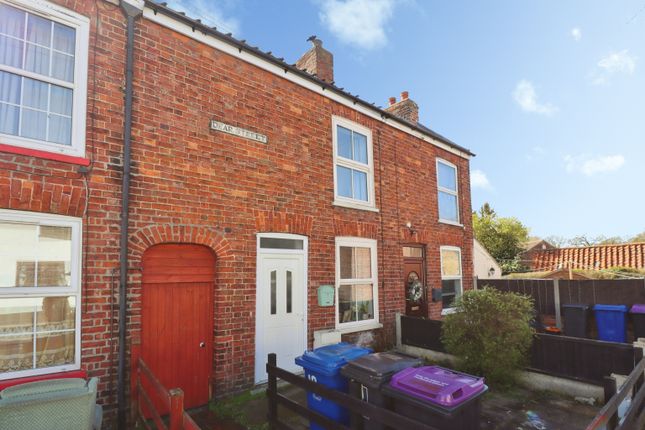 2 bed property, in Dear Street, £135,000