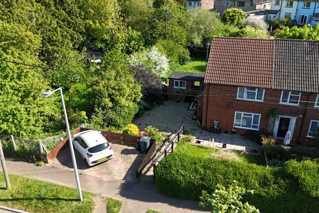 Studio, in 65 Moorfield Road, £85,000