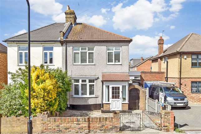 3 bed property, in Sinclair Road, £600,000