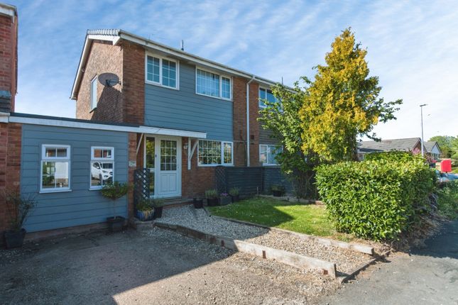 4 bed property, in Wells Avenue, £300,000