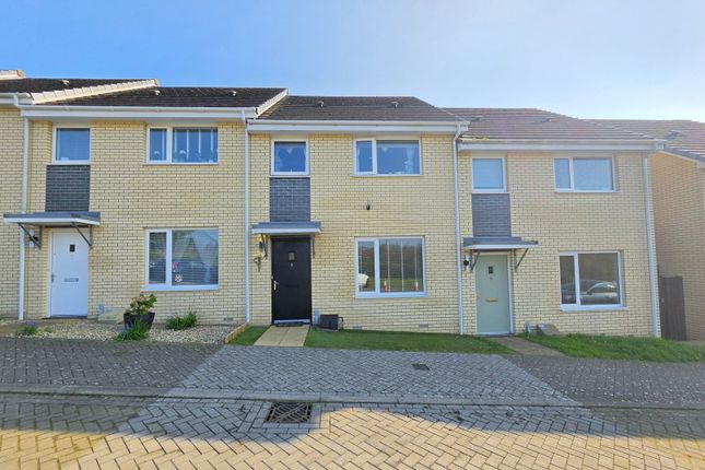 2 bed property, in Morwellham Close, £200,000