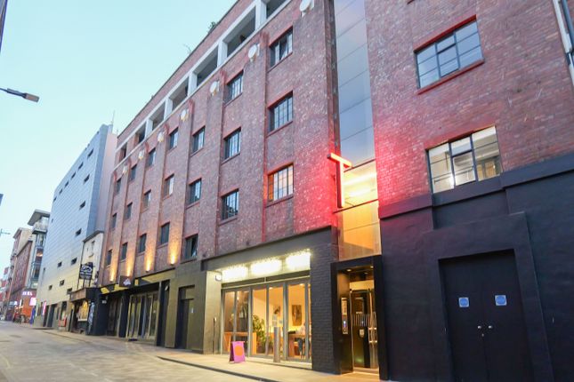 1 bed property, in Wood Street, £117,000