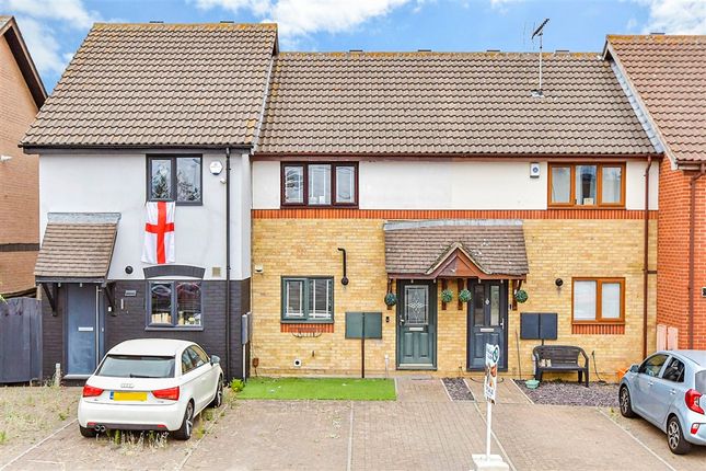 2 bed property, in Station Avenue, £375,000