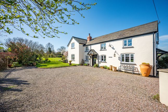 5 bed property, in Allensmore, £700,000