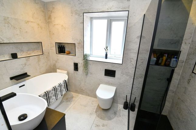 3 bed property, in Shearwater Avenue, £325,000