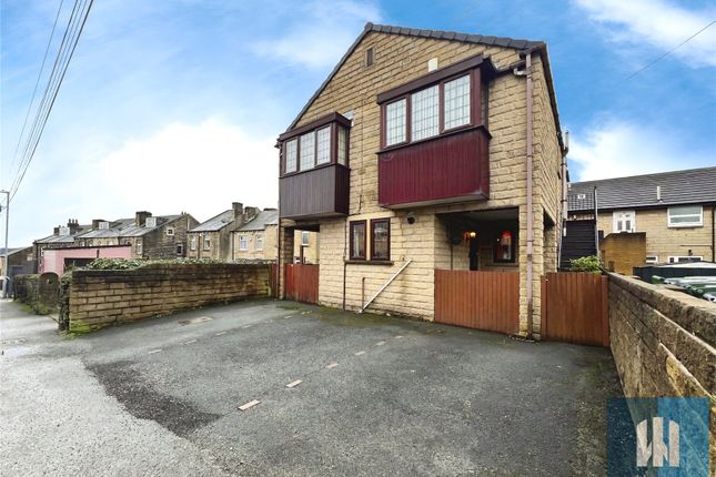 2 bed property, in Quarmby Road, £130,000