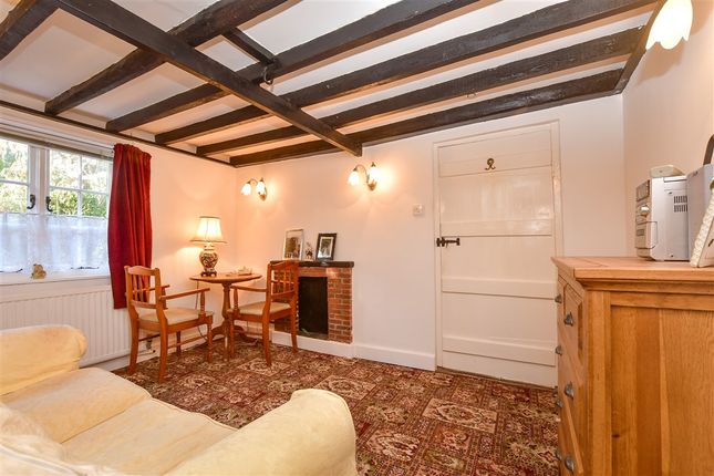 2 bed property, in Wilsley Pound, £369,500
