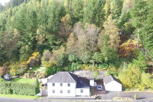 4 bed property, in Dinas Mawddwy, £500,000