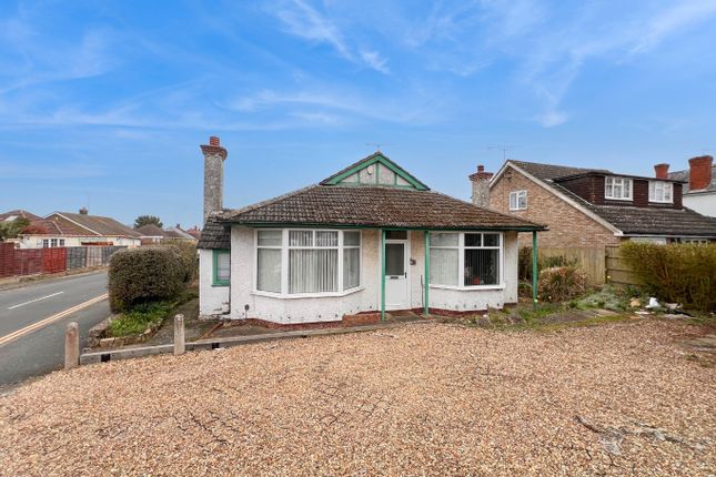 4 bed property, in Ashcroft Road, £400,000
