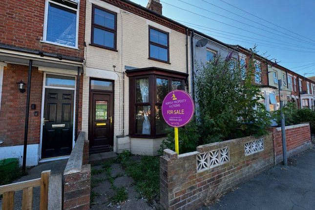 4 bed property, in Angel Road, £215,000