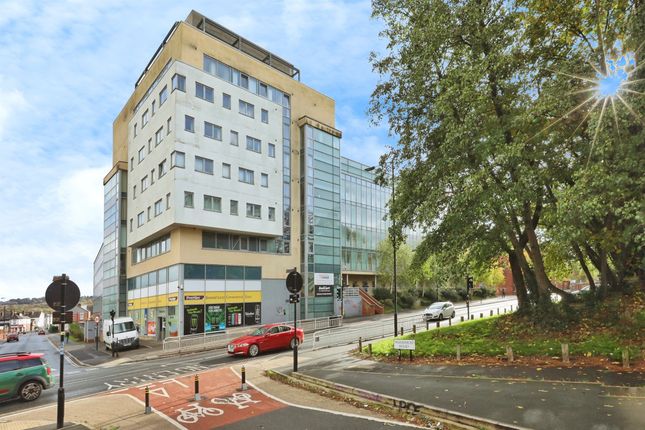 2 bed property, in Bramall Lane, £85,000