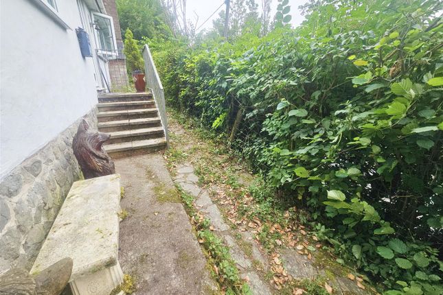4 bed property, in Knucklas Road, £220,000