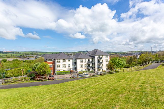 2 bed property, in Cleave Point, £235,000