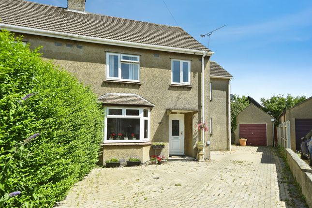 4 bed property, in Hardens Close, £425,000
