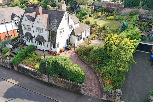 4 bed property, in Hartshill Road, £330,000