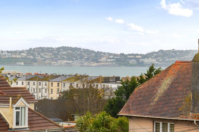 10 bed property, in St. Andrews Road, £500,000