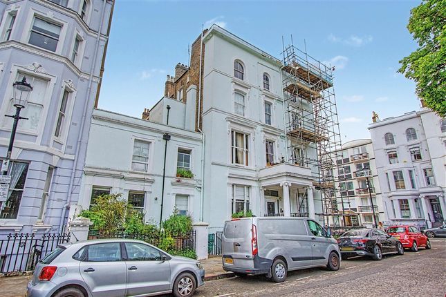 1 bed property, in Powis Square, £285,000