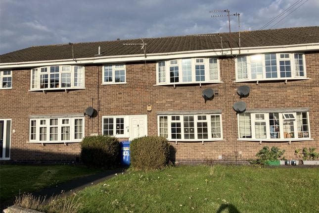 2 bed property, in Dean Close, £100,000