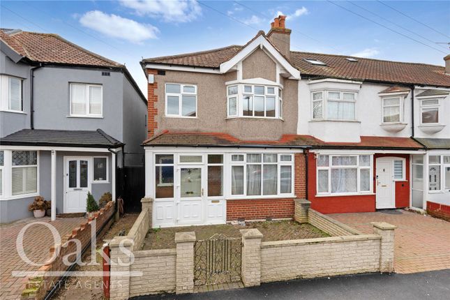 3 bed property, in Manor Way, £500,000