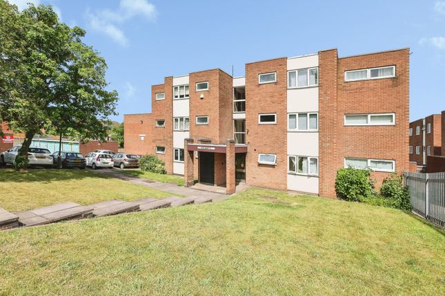 2 bed property, in North Park Road, £75,000