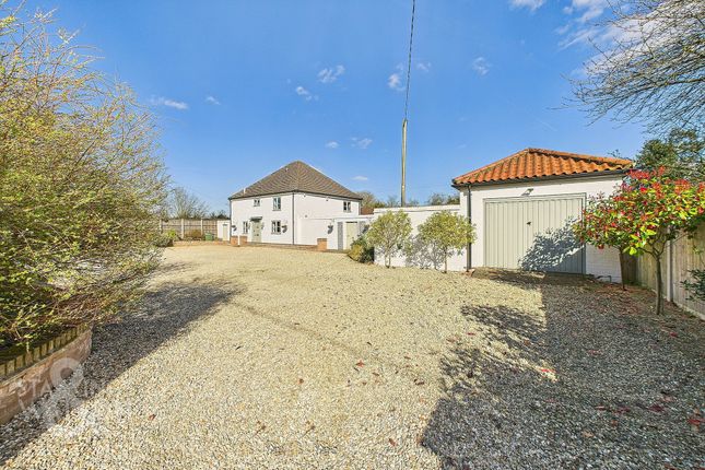4 bed property, in Mill Lane, £465,000