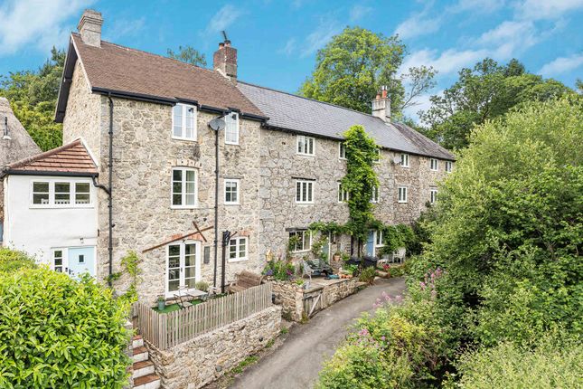 3 bed property, in Rock Cottages, £450,000