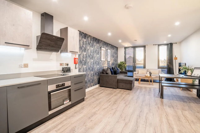 2 bed property, in Apartment In Icona 2, £385,000