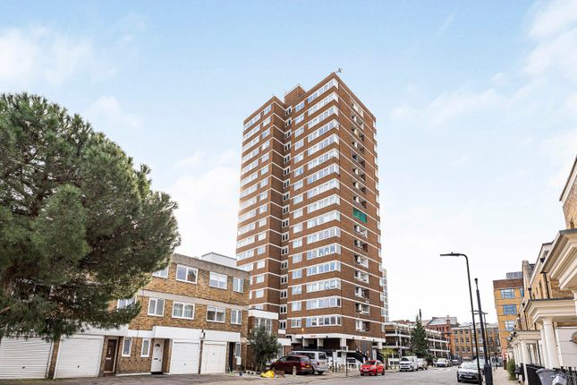 2 bed property, in Charles Gardner Court, £475,000