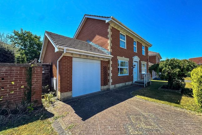 3 bed property, in Jocelin Drive, £350,000