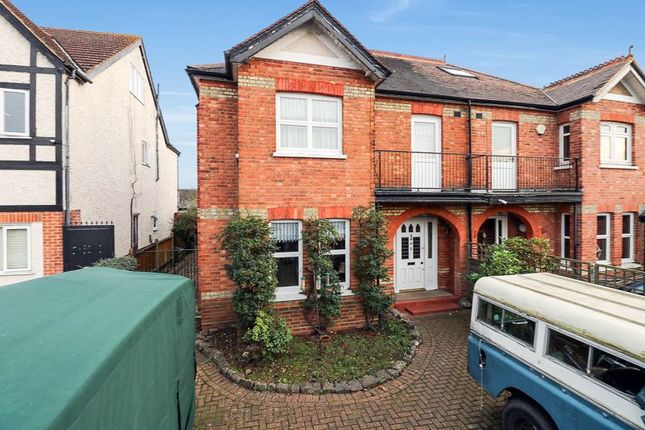 4 bed property, in Fordbridge Road, £850,000