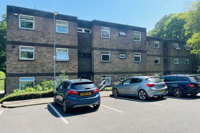 1 bed property, in Lisvane Road, £150,000