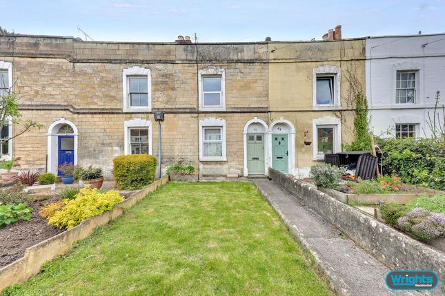 2 bed property, in Newtown, £200,000