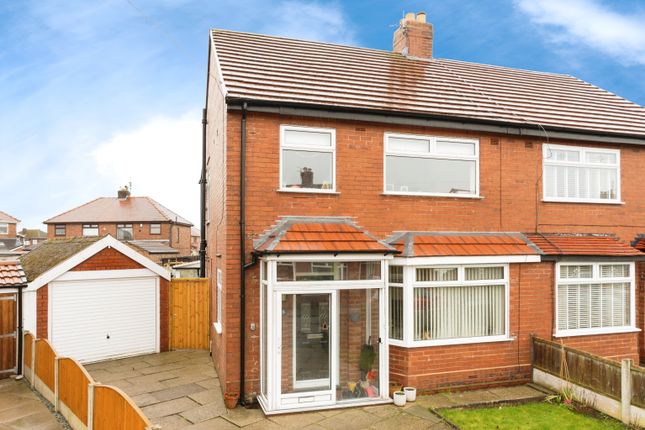 3 bed property, in Tomlinson Avenue, £245,000