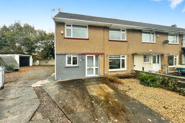 3 bed property, in Bakers Way, £205,000