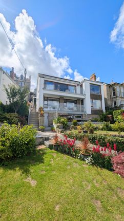 4 bed property, in Bon Cot Road, £795,000