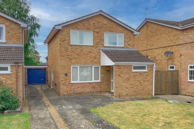 3 bed property, in Camberton Road, £425,000