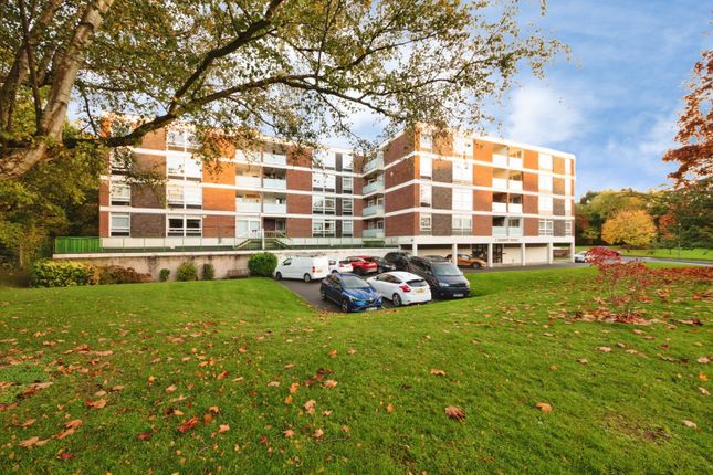 2 bed property, in Chelmscote Road, £190,000