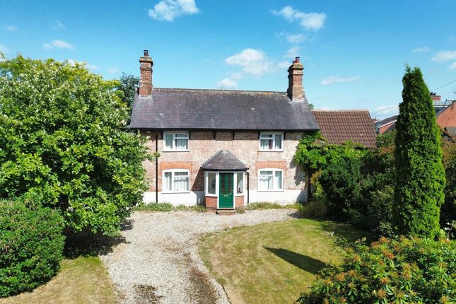 3 bed property, in 4 West End, £610,000