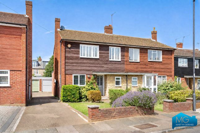 3 bed property, in Beverley Close, £675,000