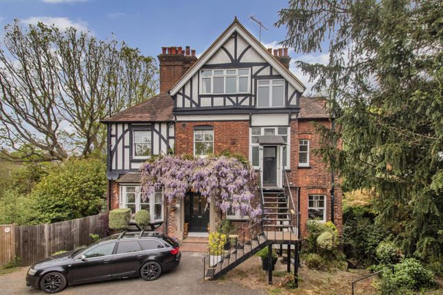 1 bed property, in Linden Park Road, £270,000