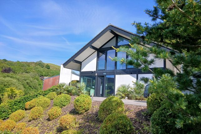 3 bed property, in Forest Lodge Lane, £650,000