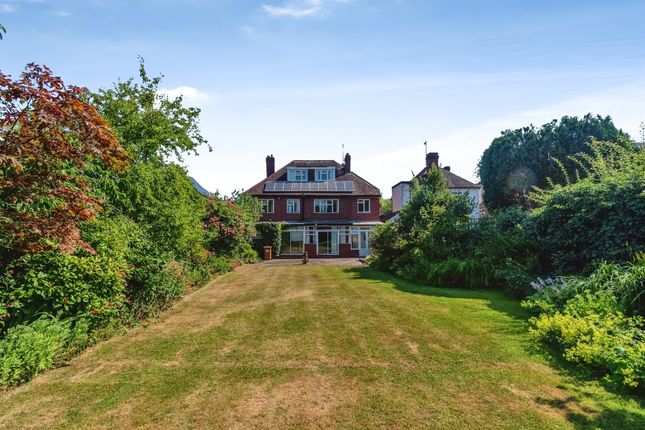 4 bed property, in Birmingham Road, £750,000