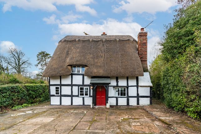 2 bed property, in The Ridgeway, £550,000